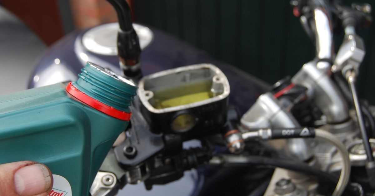 Expert Advice: Changing Brake Fluid - How to do it and why
